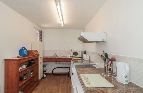 Blaisdon Cottage | WALK CLOSE, pet friendly, with a garden in Whitminster