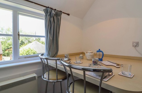 Dursley Cottage | WALK FARM COTTAGE, pet friendly, with a garden in Whitminster