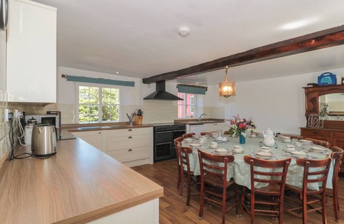 Blaisdon Cottage | WALK FARMHOUSE, pet friendly, with open fire in Whitminster