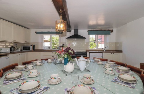Blaisdon Cottage | WALK FARMHOUSE, pet friendly, with open fire in Whitminster