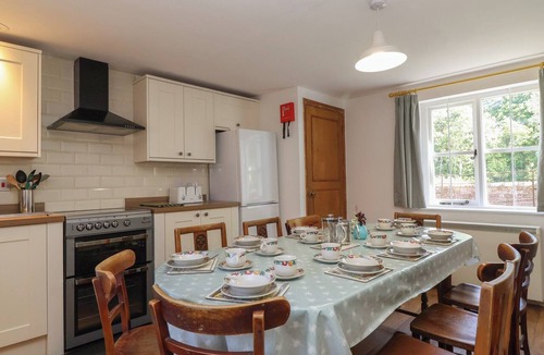 Dursley Cottage | WALK HOUSE, pet friendly, with a garden in Whitminster