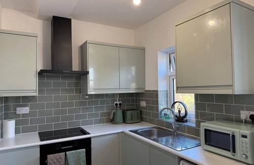 Wallington North Apartment | Wallington Central Unique Guest House