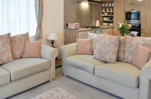 South Cerney Cottage | Welcome to Bluebell Lodge, a ‘home away from home’ in South Cerney.