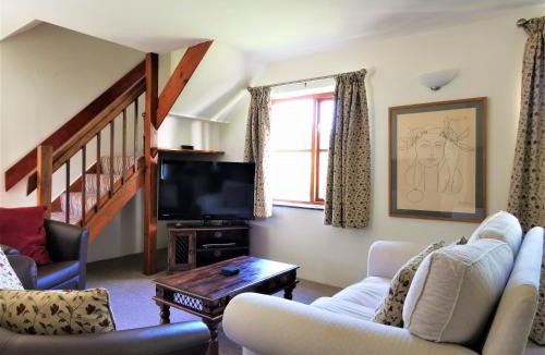 Llanfyrnach House | Wellstone Cottages - Honeysuckle