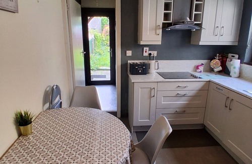 Wexford House | Wexford 3br Townhouse with Private Garden