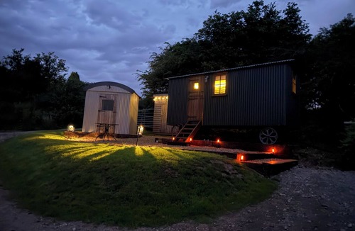 Monmouth House | Where luxury meets farm life in rural Wales yet close to amenitie.