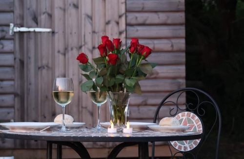 Monmouth House | Where luxury meets farm life in rural Wales yet close to amenitie.