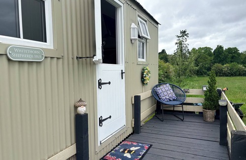 Bellaghy Cabin | Whitethorn is a charming Shepherds Hut with private hot tub