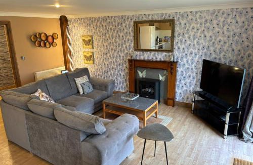 Storwood Villa | Wild Oats Lodge 2 - Yellowtop Country Park- Hot Tub - Yorkshire