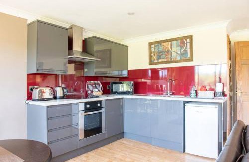 Storwood Villa | Wild Oats Lodge 7 - Yellowtop Country Park - Hot Tub - Yorkshire