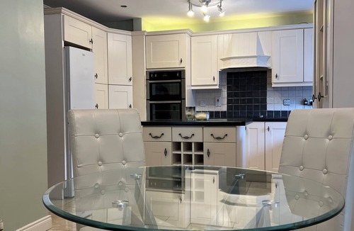 Newry House | Wonderful 4-bedroom house in Newry Central