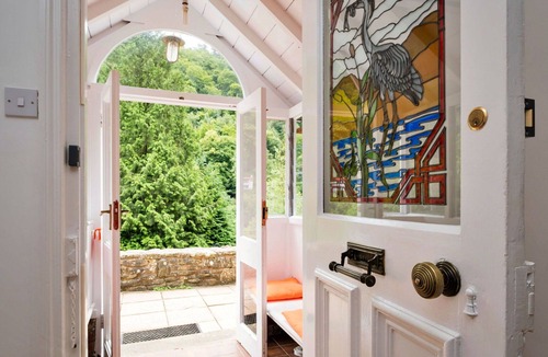 Redbrook House | Wonderful villa for 14 guests with WIFI, private pool, terrace and pets allowed