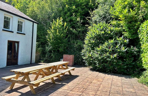 Redbrook House | Wonderful villa for 14 guests with WIFI, private pool, terrace and pets allowed
