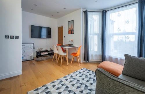 Wood Green Apartment | Woodside Gardens Luxury Properties near Alexandra Palace, Tottenham Stadium & Drumsheds