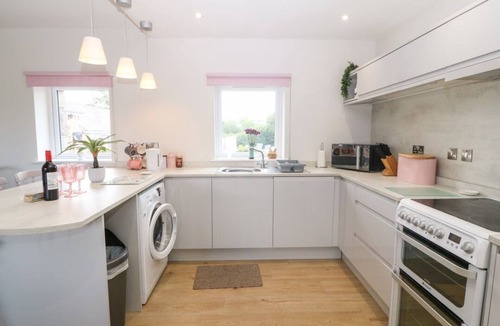 Dinas Cottage | Y Beudy: Charming Retreat in Caernarfon