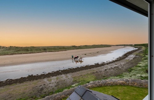 Aberffraw House | Y Cei: 4‑Bed Beach House Sleeping 8 in Aberffraw | Managed by Anglesey Holiday Lettings