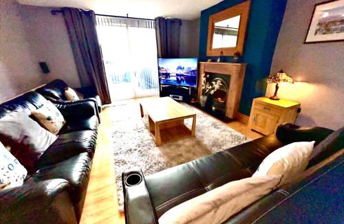 Tanygrisiau House | Zip 12 cottage Near Zip World Near Snowdonia