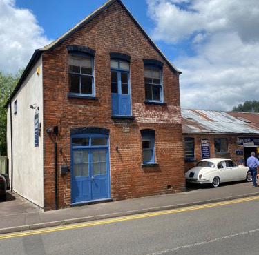 1 bed river apartment on the docks