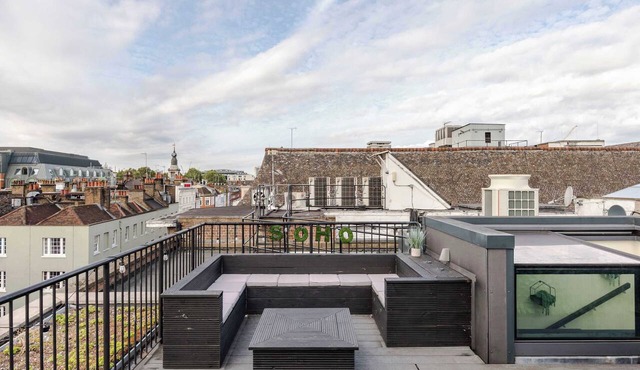 1-bed Soho Penthouse · Rooftop Terrace · Sleeps 4