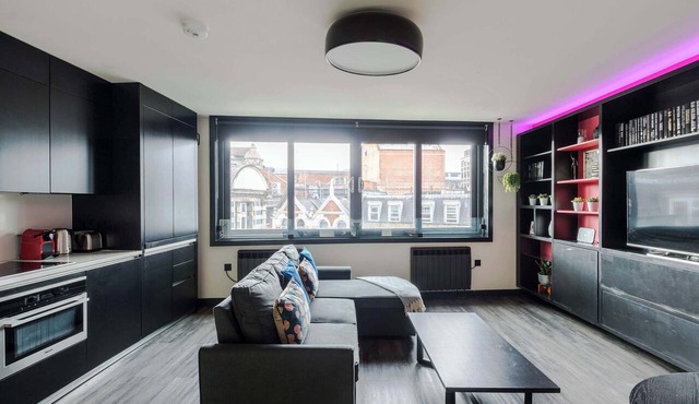 1-bed Soho Penthouse · Rooftop Terrace · Sleeps 4