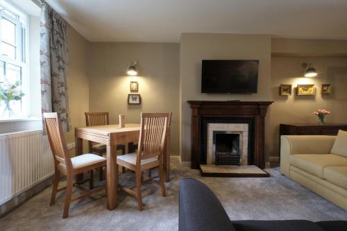 1 Manor Cottage