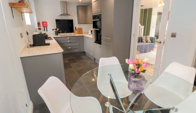 1 Staveley Cottages