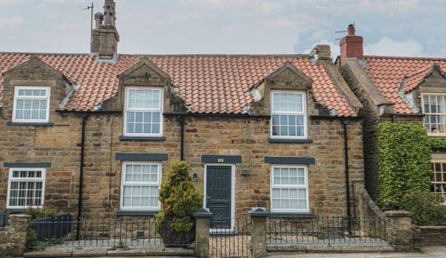 15 High Street Burniston 3-bed