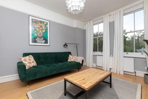 2 Bed Apartment in Sydenham, London