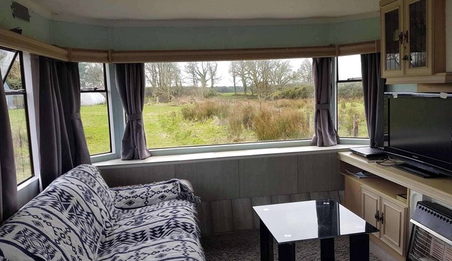 2 Bed-sleeps 4-free Parking-pet Friendly