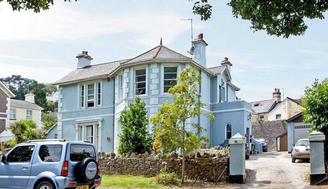 2 bedroom accommodation in Newton Abbot