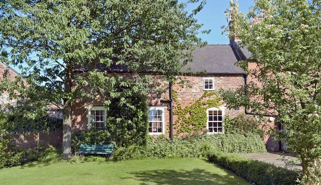 2 bedroom accommodation in West Knapton