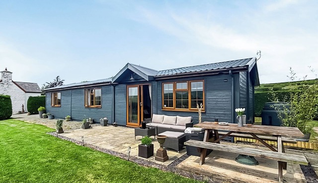2 bedroom accommodation in Knighton