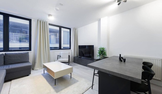 2BR, Barbican, Old Street