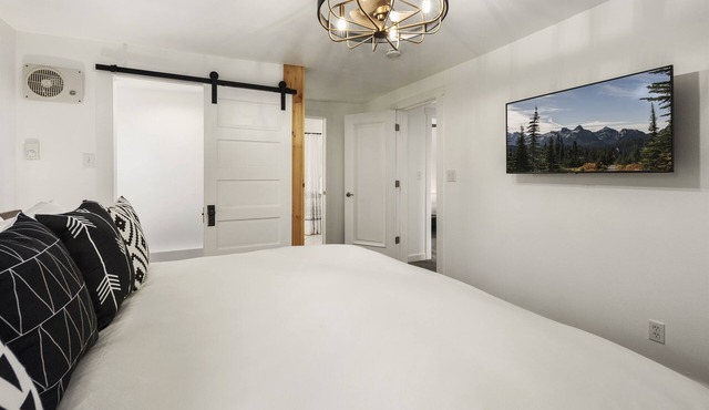 2nd floor in Duplex 2BR close to Mt. Rainier in Enumclaw