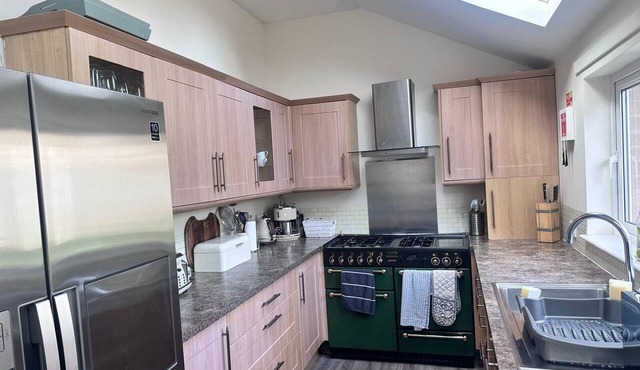 3-bed cottage- fast Wi-Fi-big garden