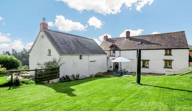 3 Bed in Abergavenny (oc-bn324)