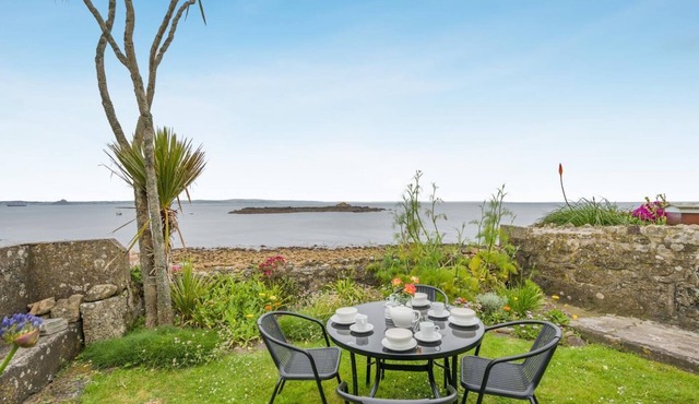 3 Bed in Mousehole (oc-morcot)