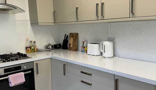 3 Bed Retreat Cardiff Free Parking Long Stays and Short Stay
