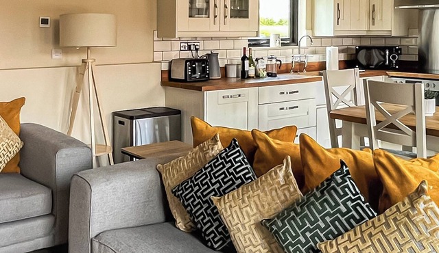 3 bedroom accommodation in Heveningham, near Halesworth