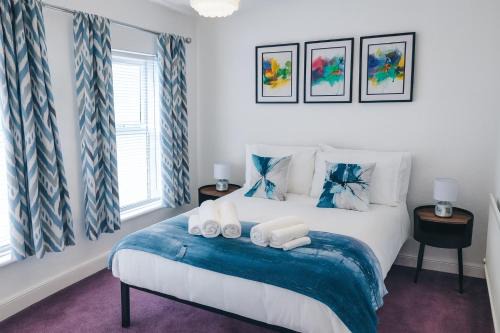 3 Bedroom House in Lisburn, 16 minutes to Belfast with parking
