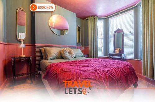 3 Bedroom Vintage Townhouse By Travel Lets Short Term Rentals in Derry City