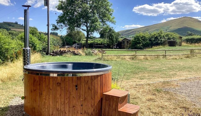 4 Bed in Brecon (oc-bn182)