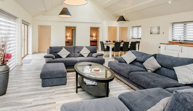 4 bedroom accommodation in Heveningham, near Halesworth