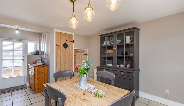 4 Canalside Cottages