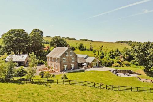 5 Bed in Slapton oc-s41370