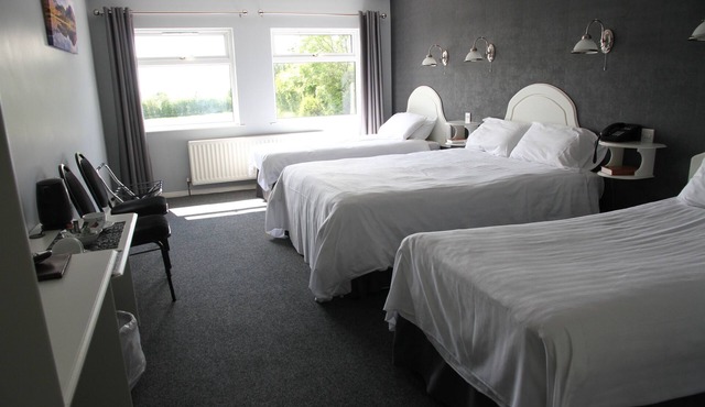 5 Corners Guest Inn