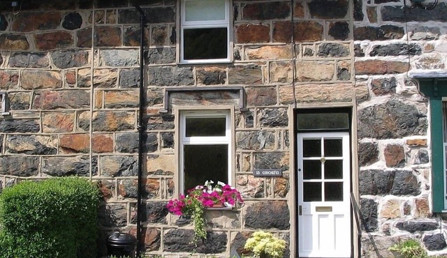 A quaint Cottage, nestled in the foothills of Eryri (Snowdonia) National Park