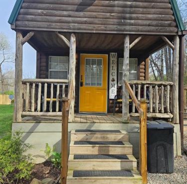 Acorn Cottage at Hocking Vacations in Logan