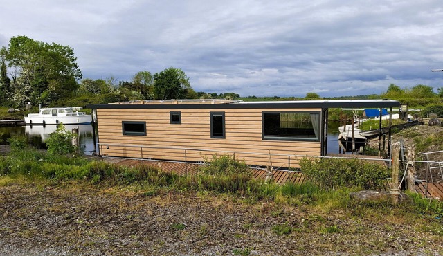 Aquastays offers a unique houseboat experience. Relax by the Water