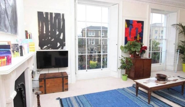 Arty Clifton Apartment Full of Character in Prime Bristol Location